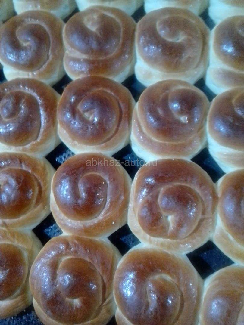 Булочки с начинкой и без