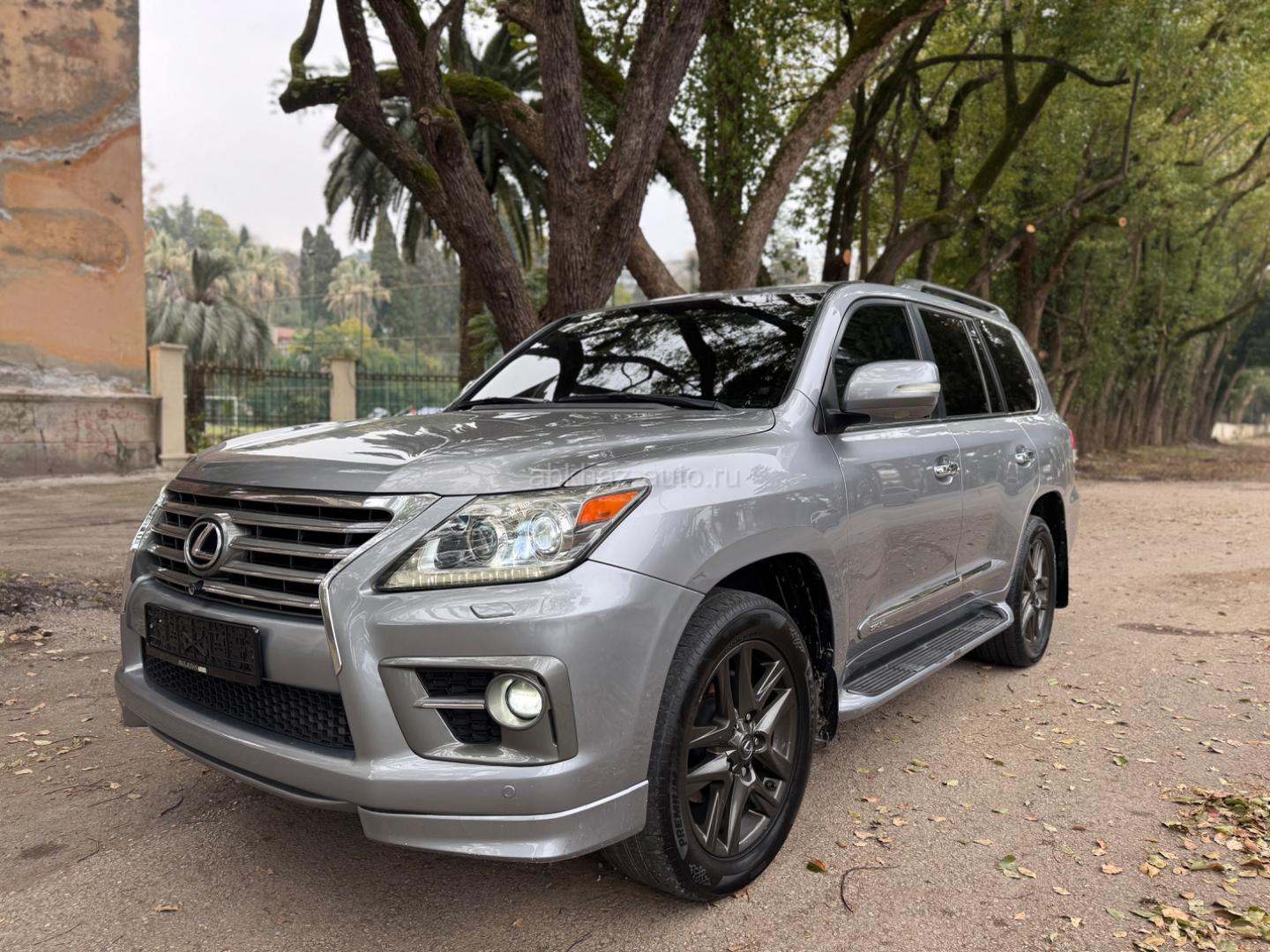 Lexus LX