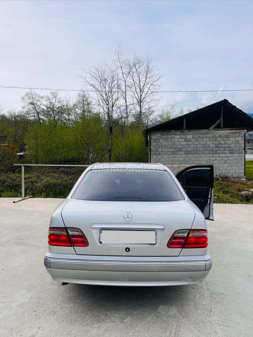 Mercedes-Benz E-Класс