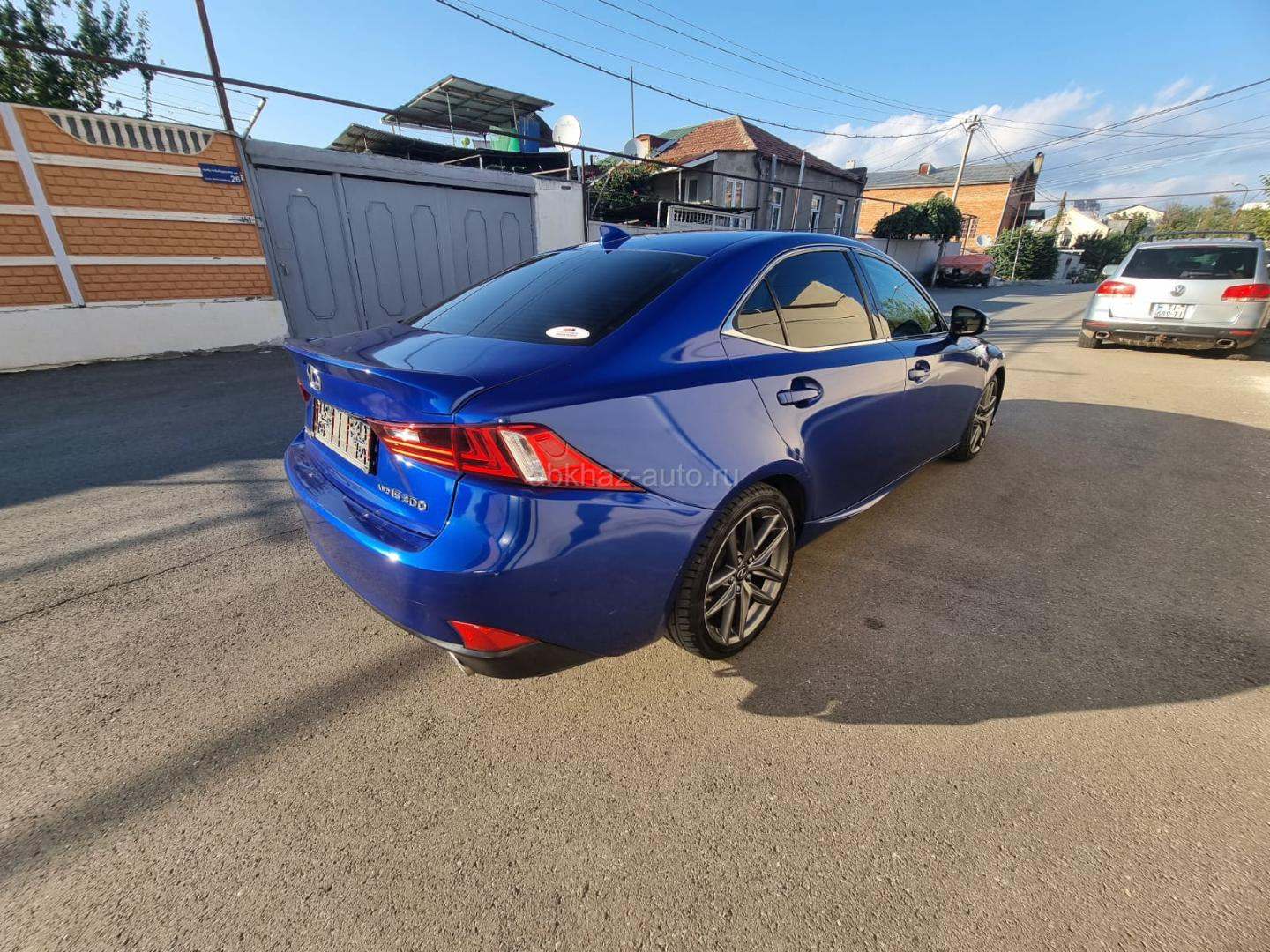 Lexus IS