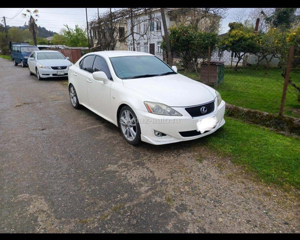 Lexus IS