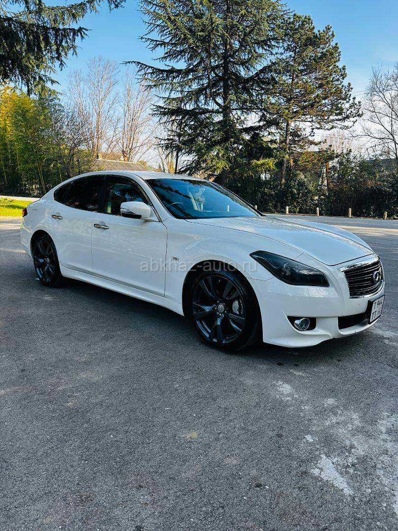 Infiniti M35