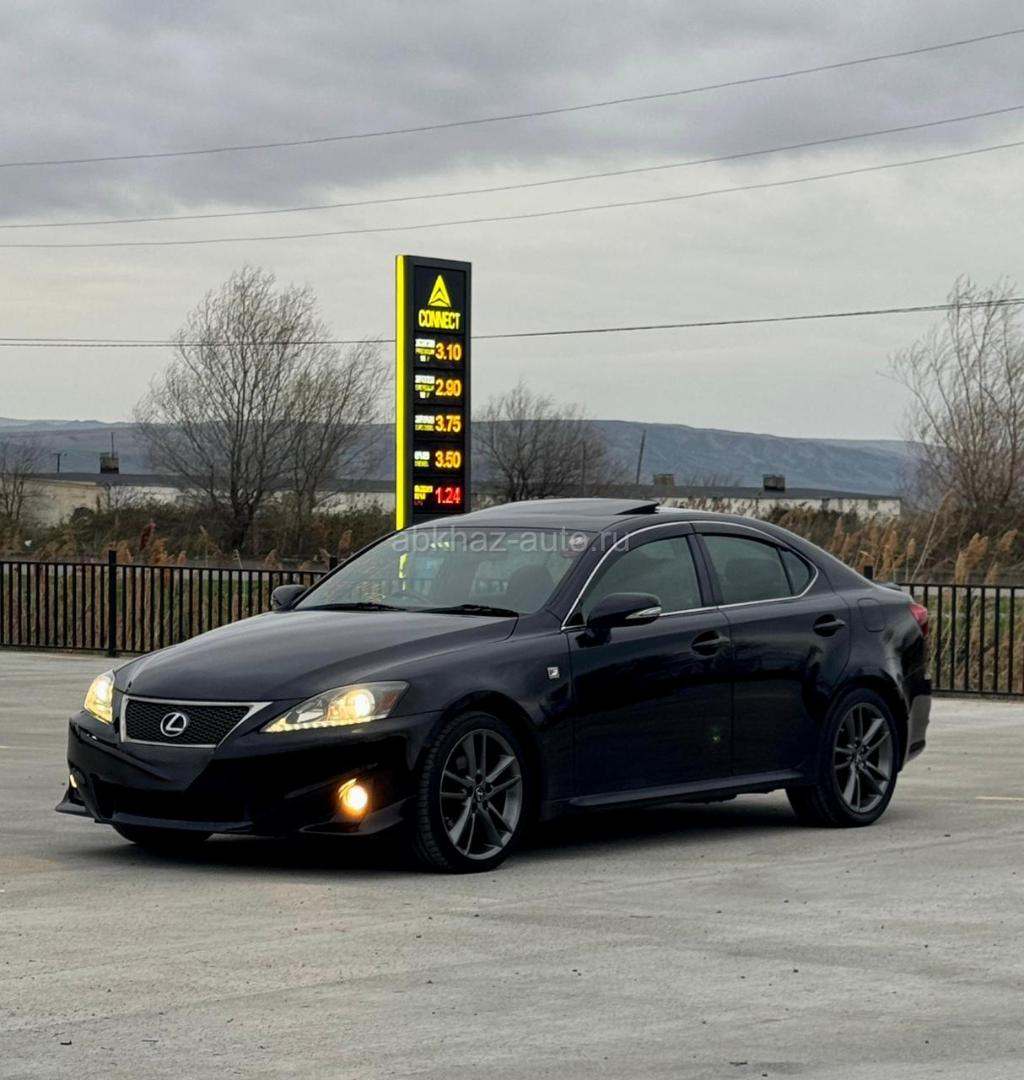 Lexus IS
