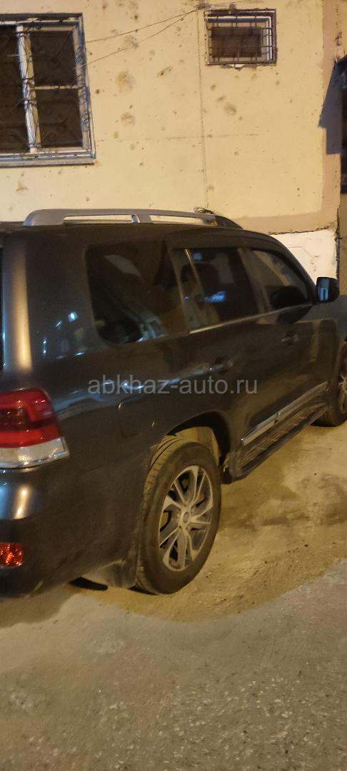 Toyota Land Cruiser