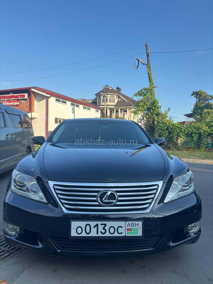 Lexus LS