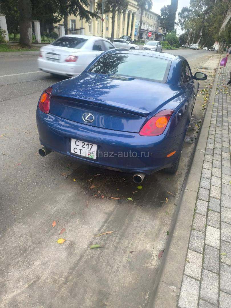 Lexus LS