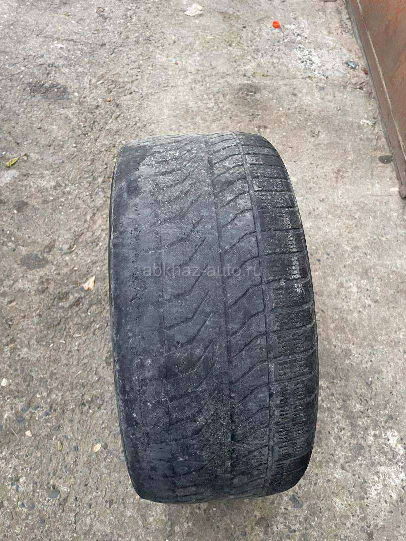 R18 255/40