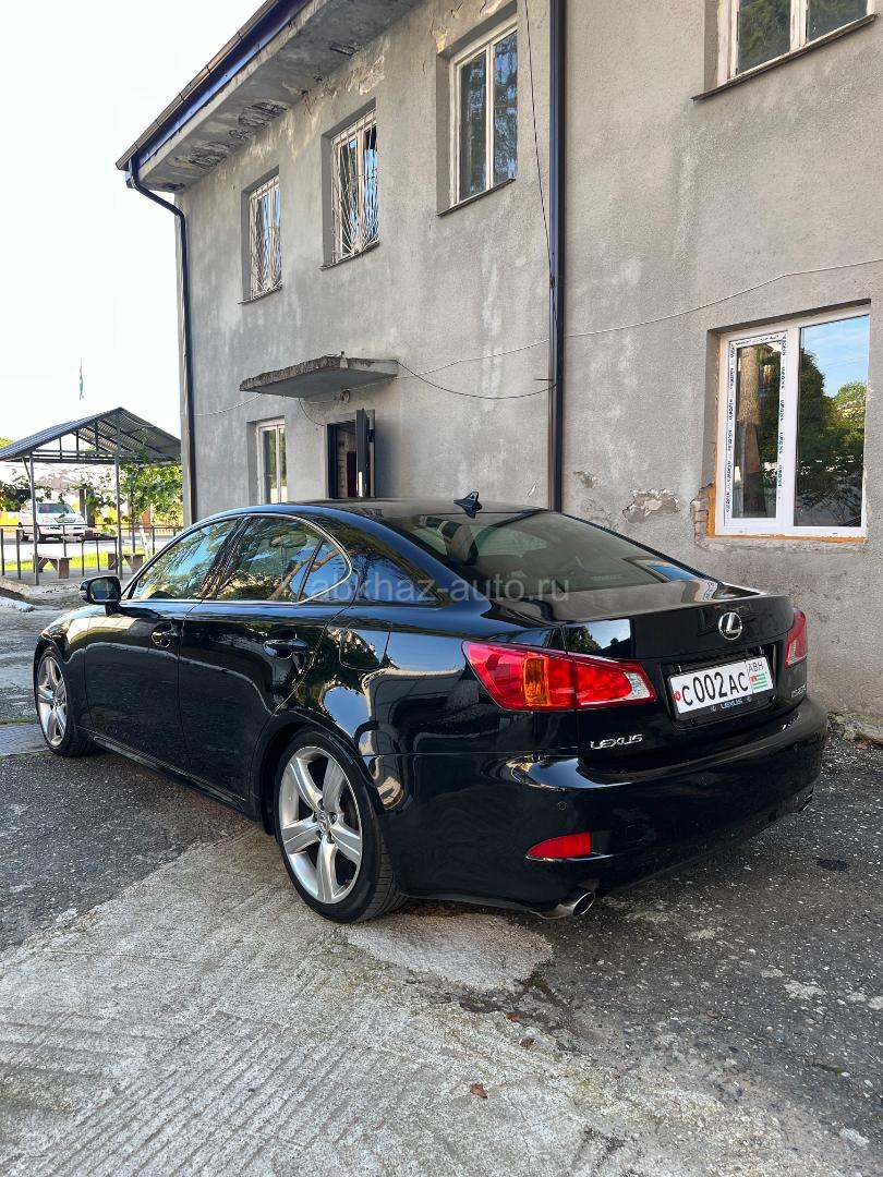 Lexus IS