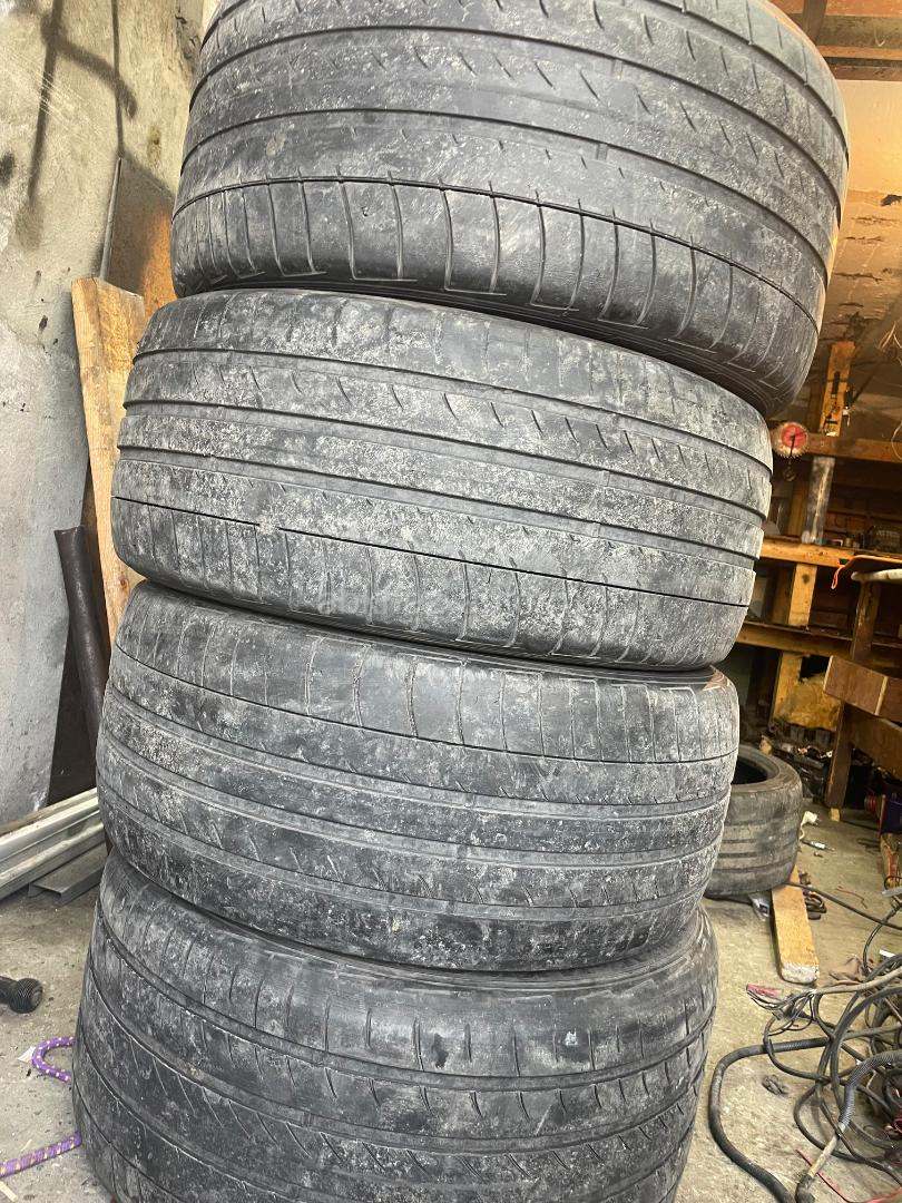 R20 315/35. R20 275/40