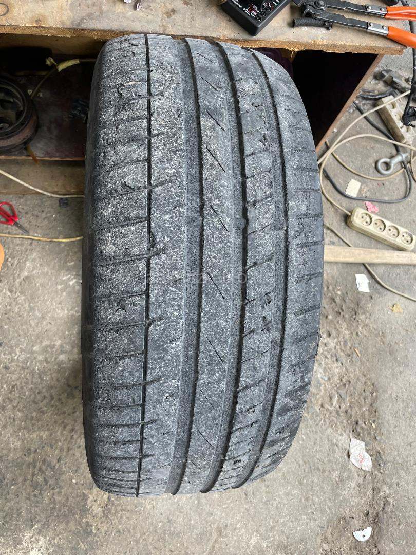 R19 245/45