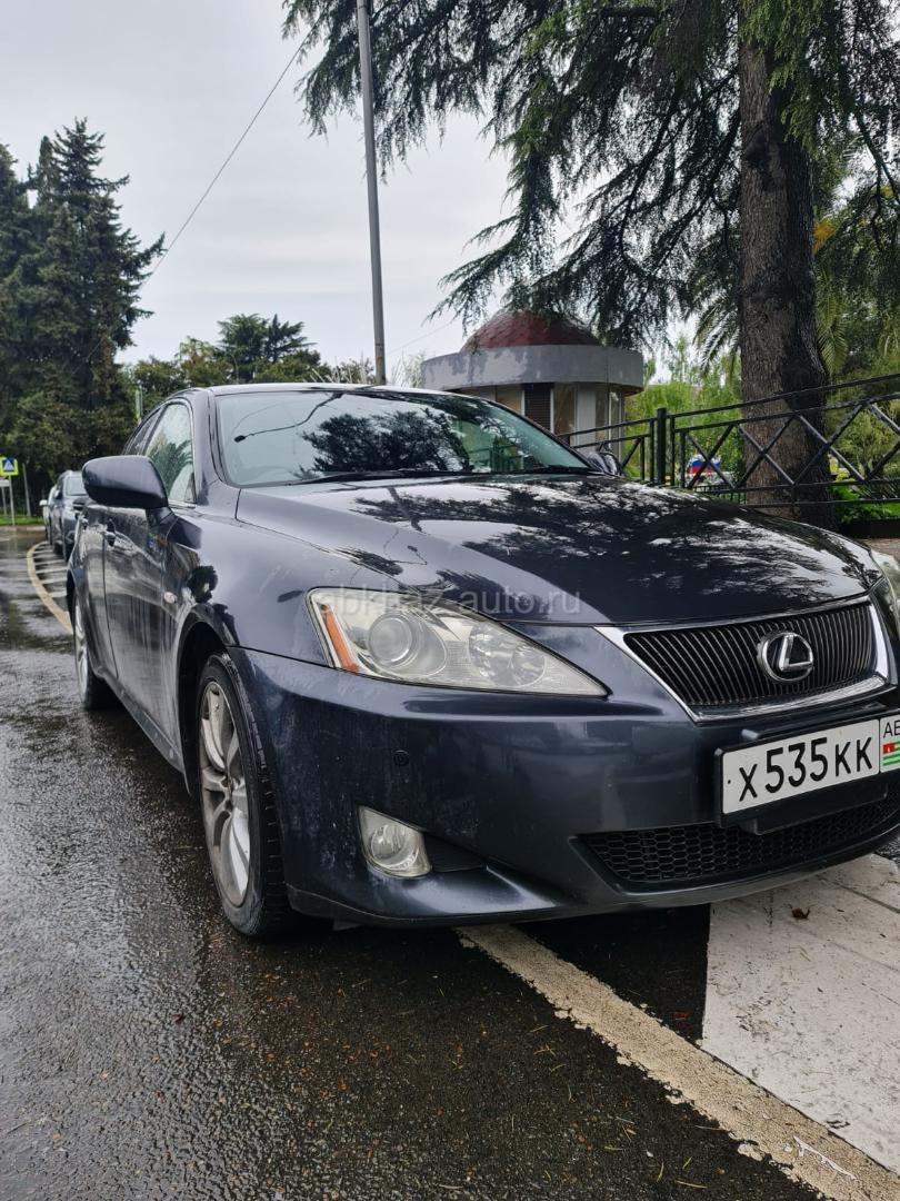 Lexus IS