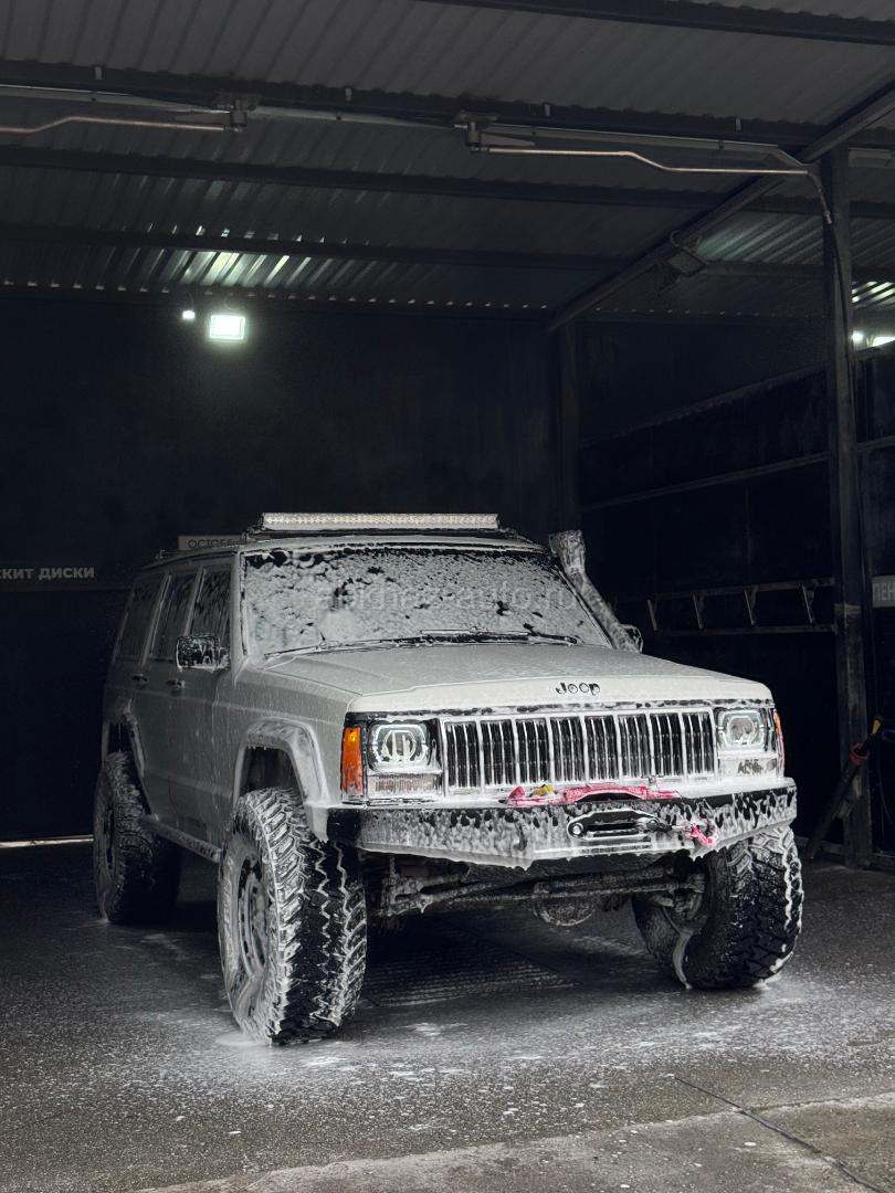 Jeep Cherokee