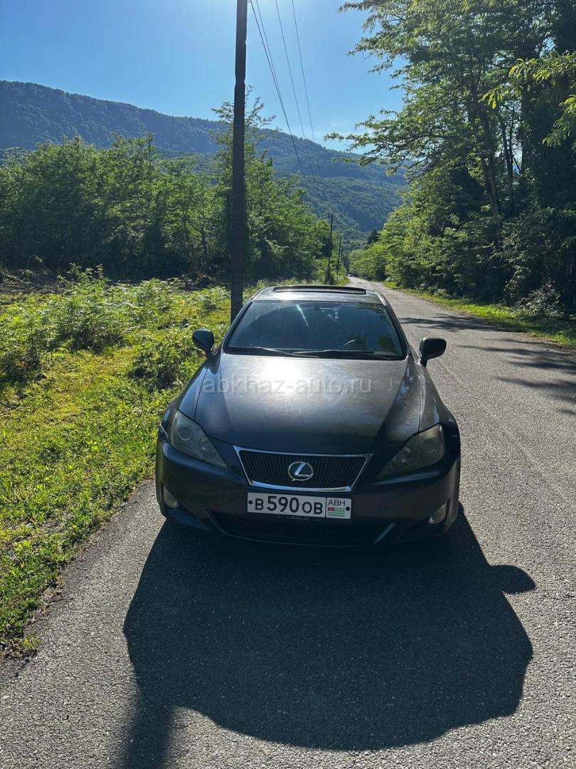 Lexus IS