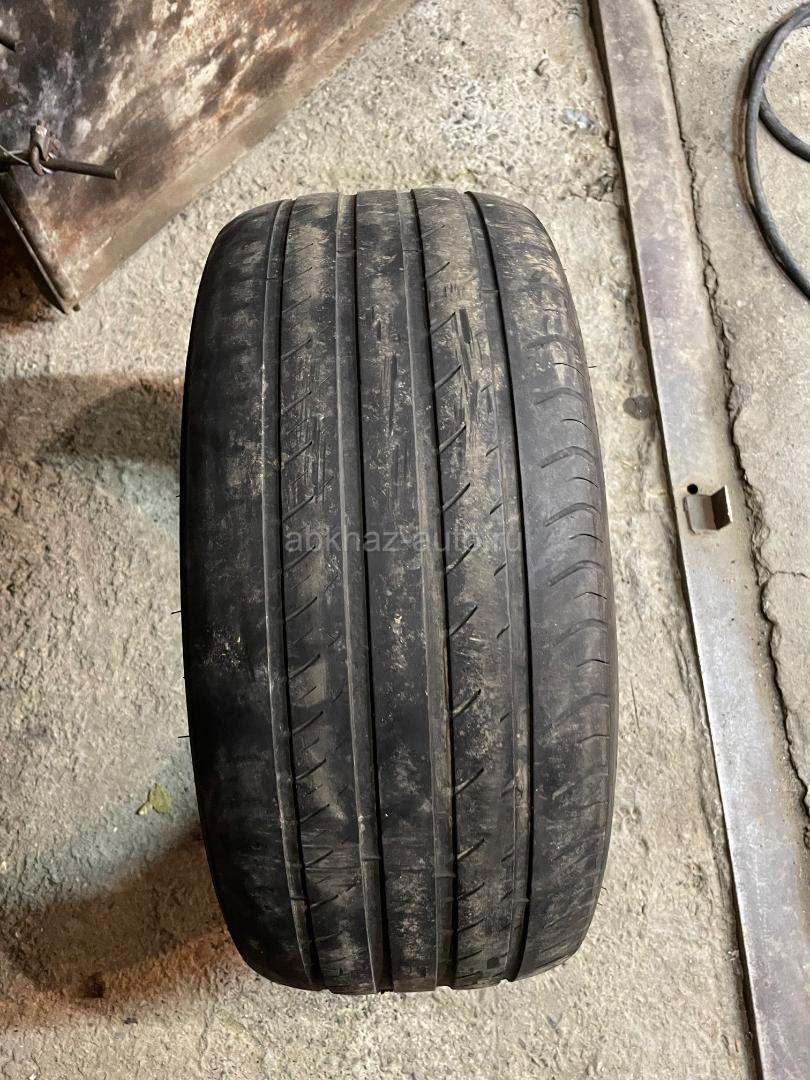 R20 245/35.  1шт