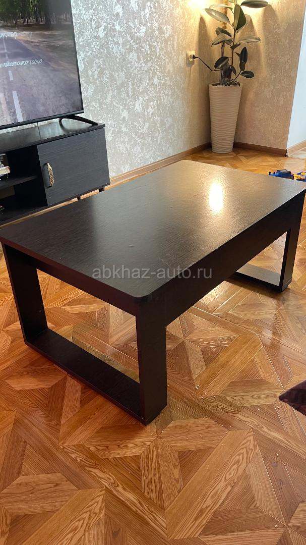 Продаю стол с с подъемным механизмом