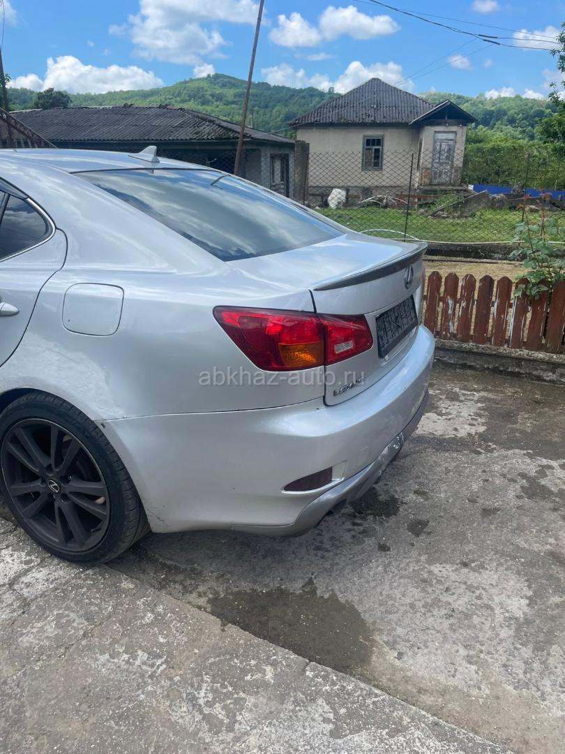 Lexus IS