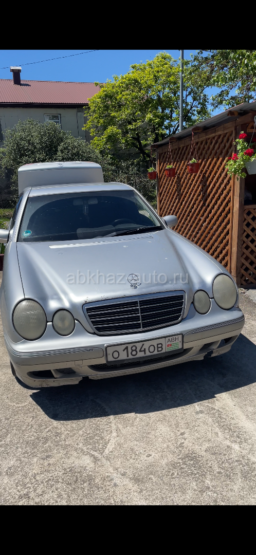 Mercedes-Benz 200-Series
