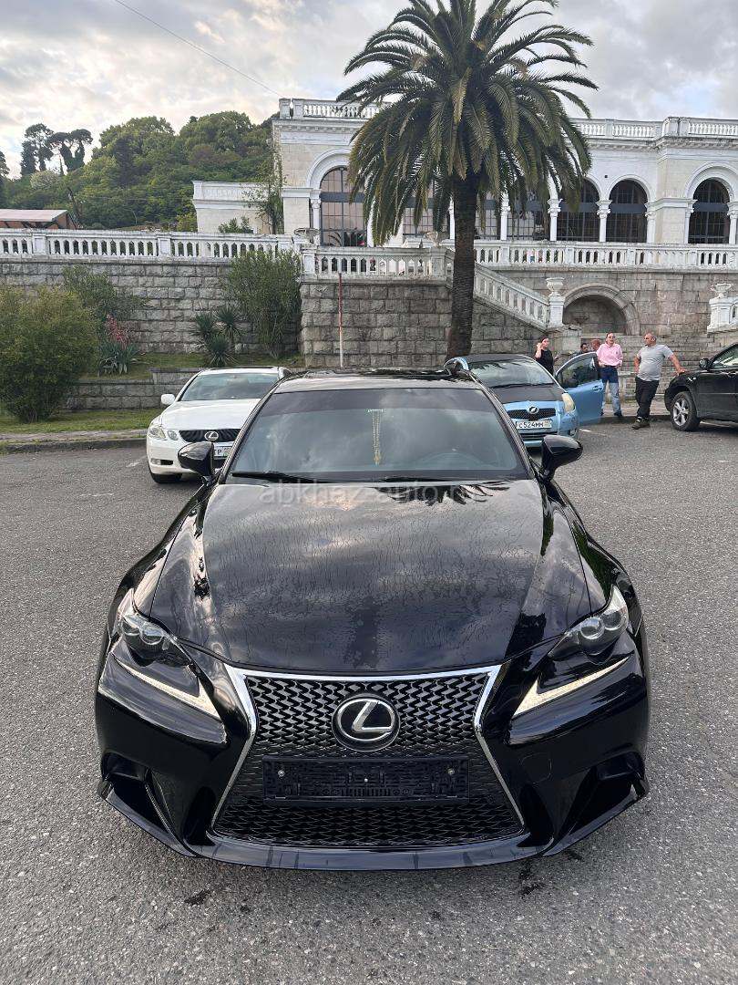 Lexus IS