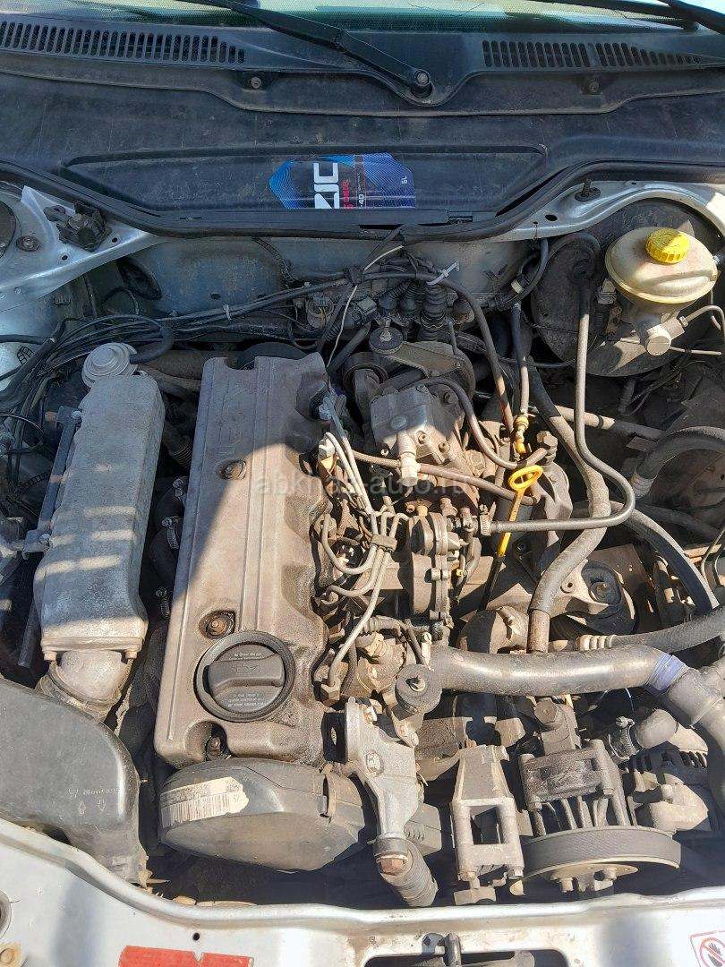 Audi 100