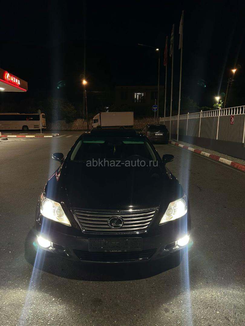Lexus LS