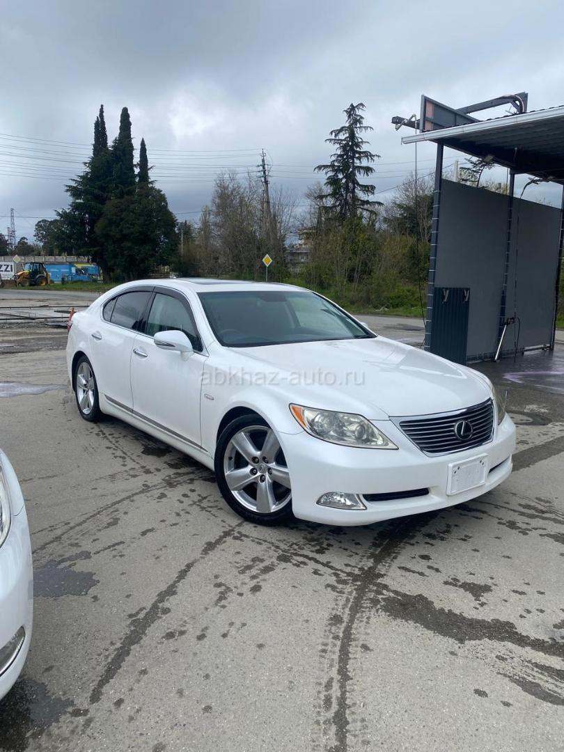 Lexus LS