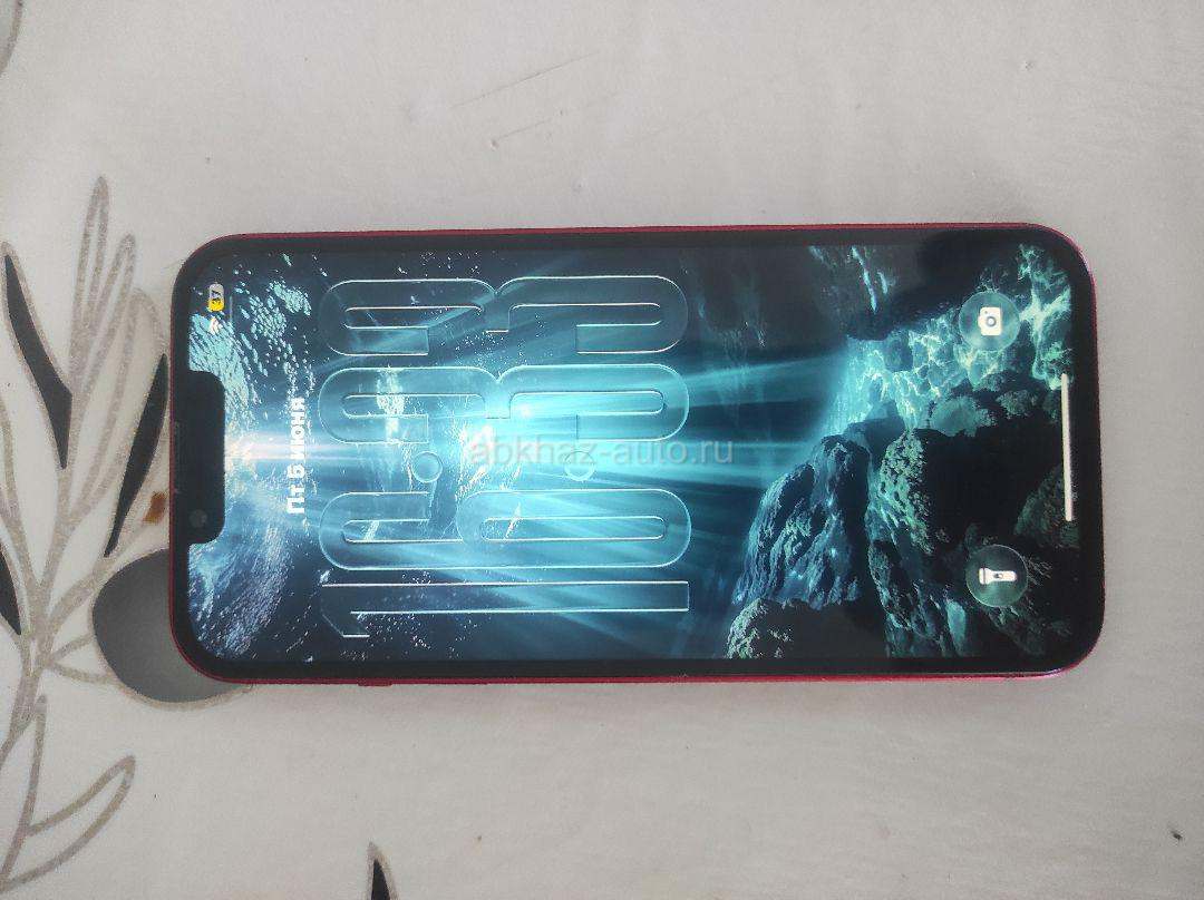 iPhone 13