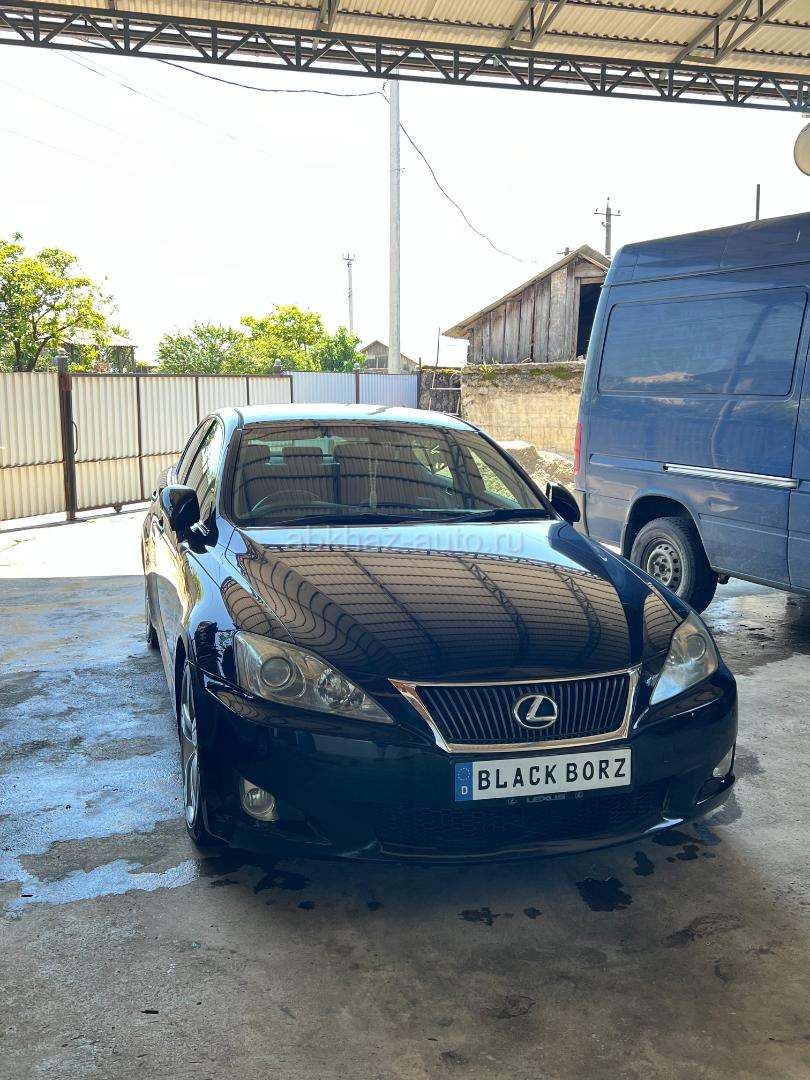 Lexus IS
