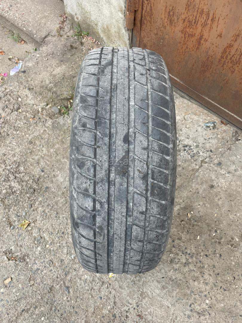 R16 215/60 R16