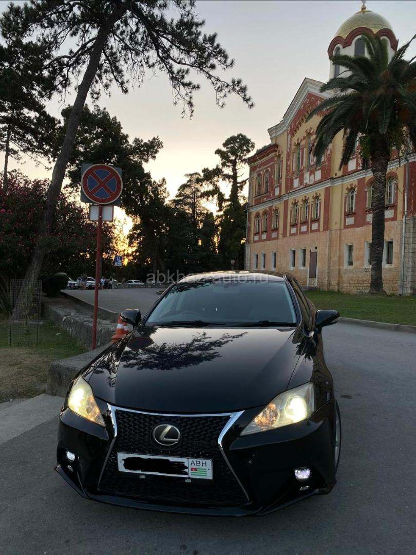 Lexus IS