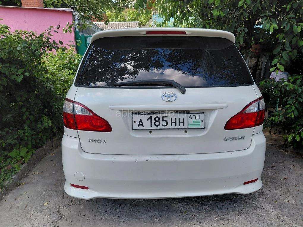 Toyota Ipsum