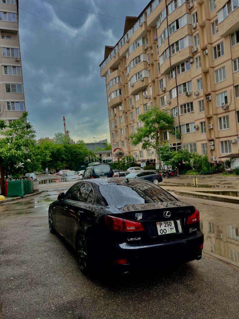 Lexus IS