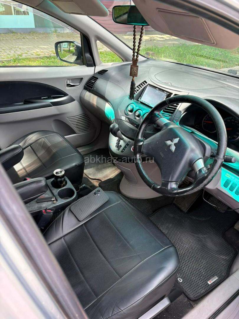 Mitsubishi Grandis