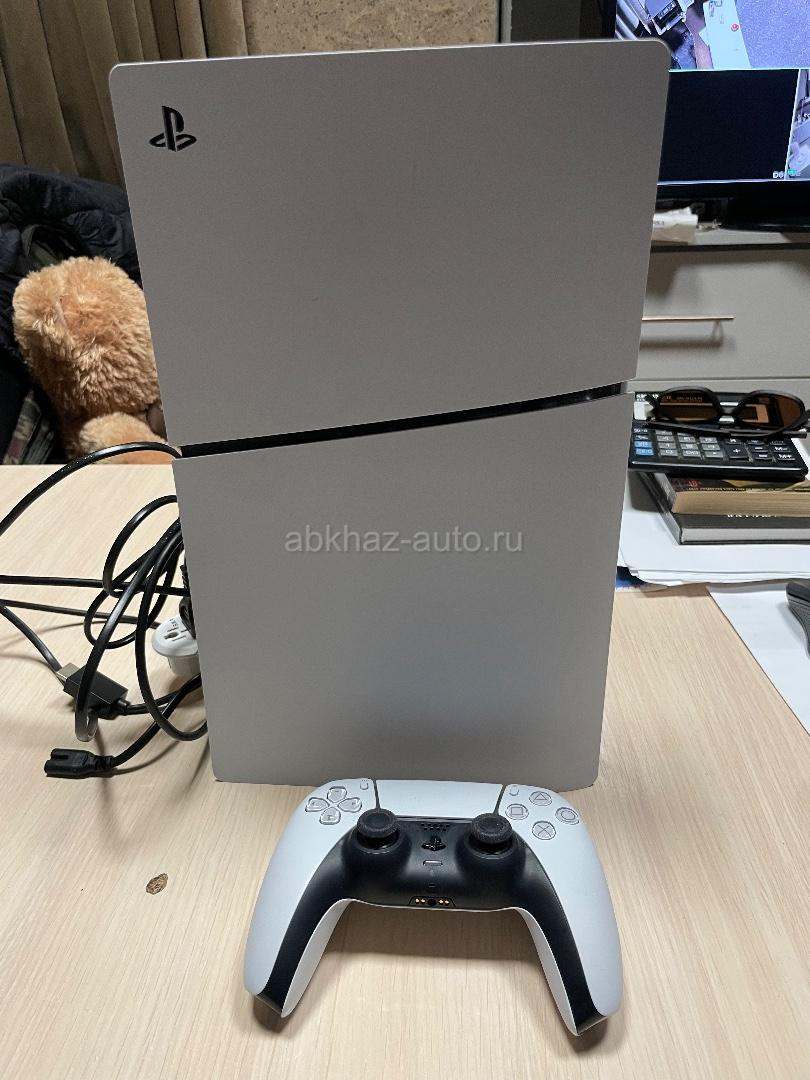 PS 5 slim 825