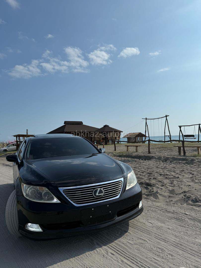 Lexus LS