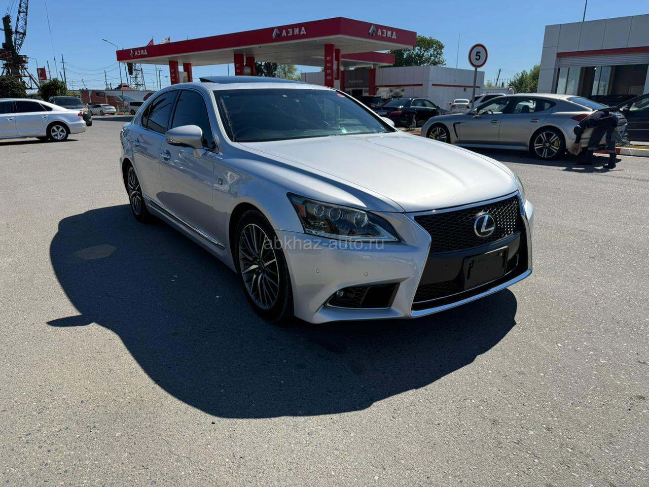 Lexus LS