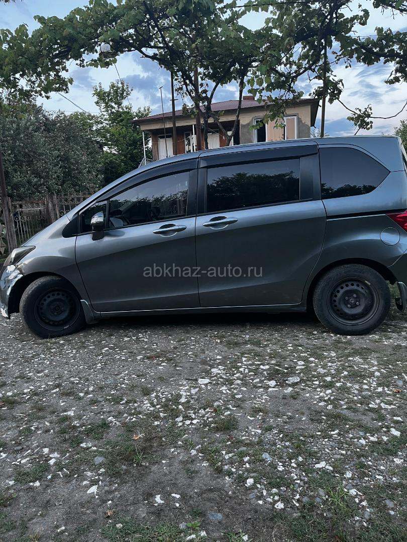 Honda FR-V