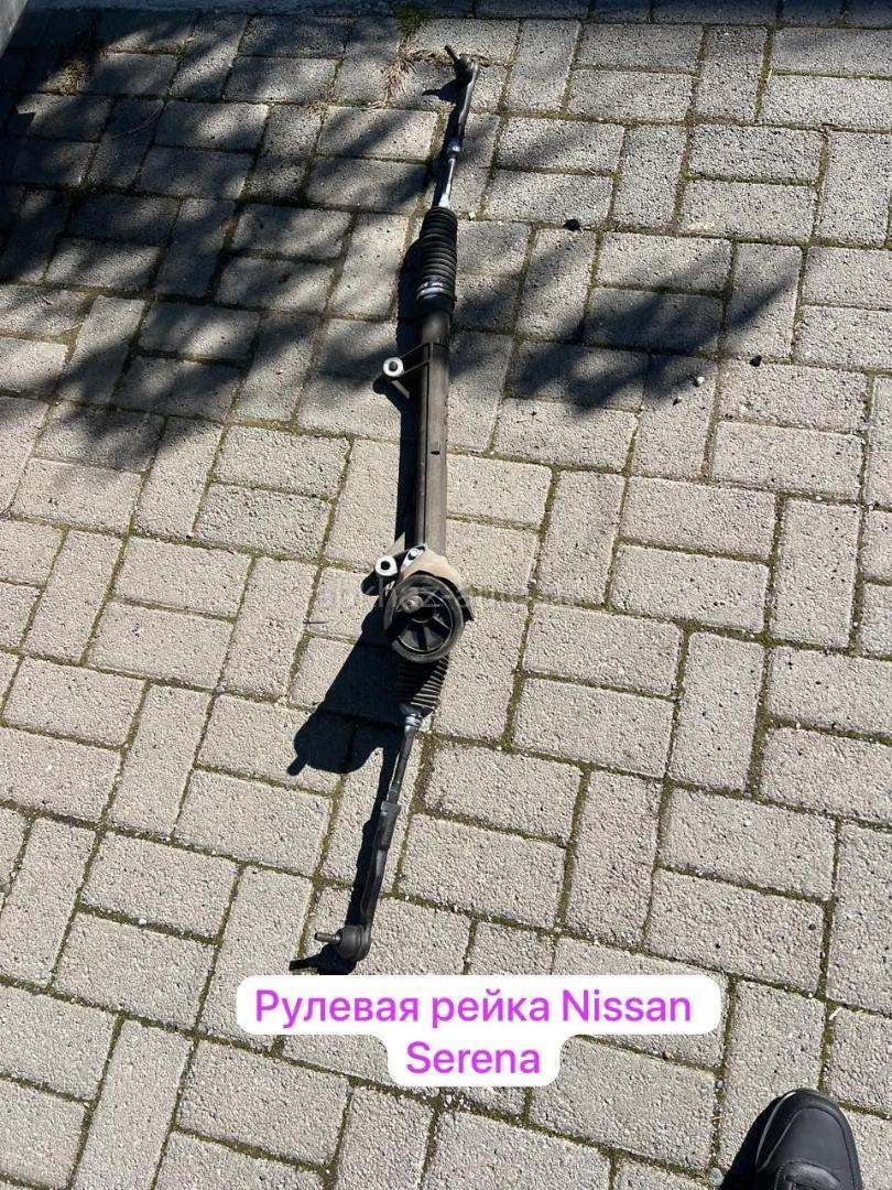 Nissan Serena рулевая рейка и много других запчастей