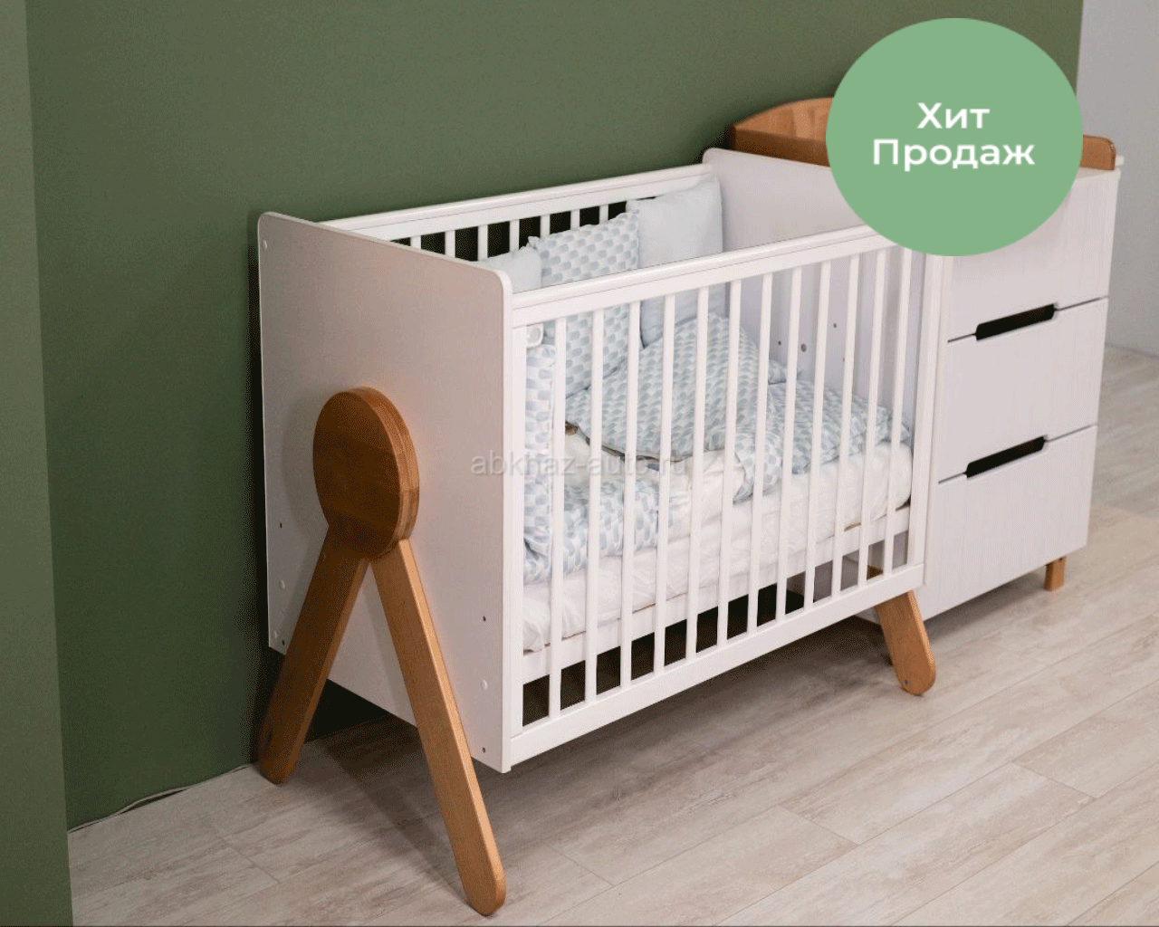 Детская кроватка с матрасом