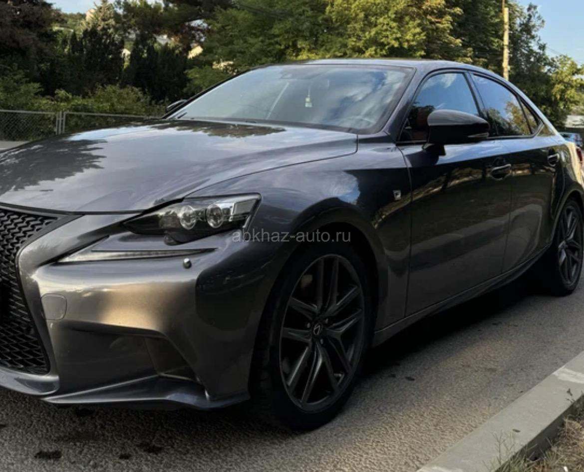 Lexus IS
