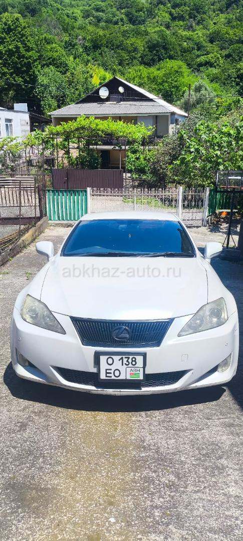 Lexus IS