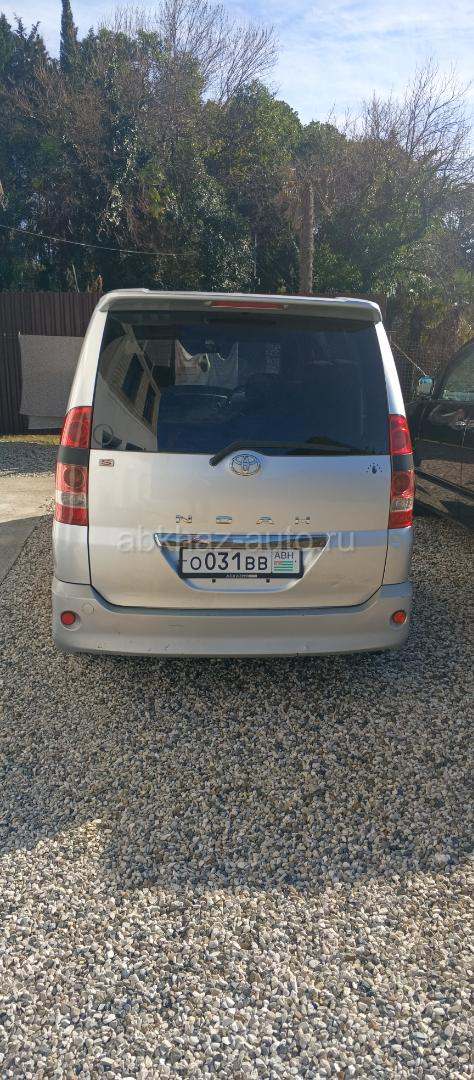 Toyota NOAH