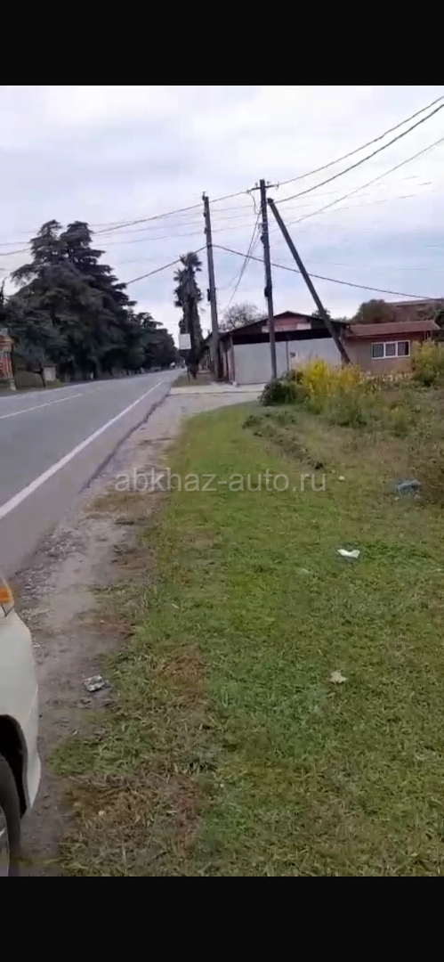 Участок по дороге в Пицунду