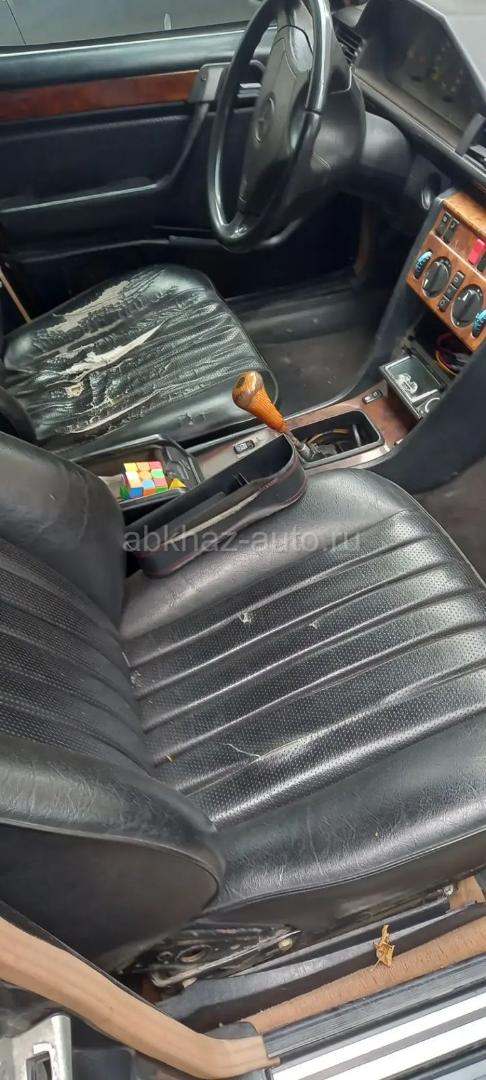 Mercedes-Benz 124