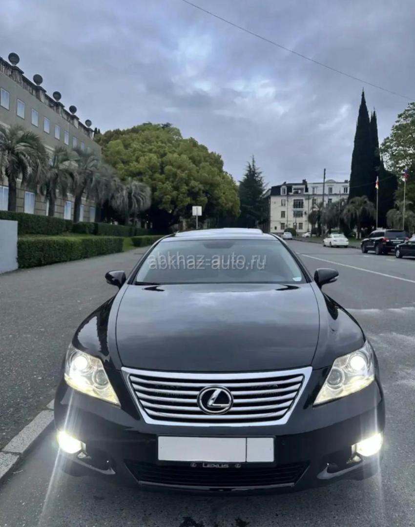 Lexus LS