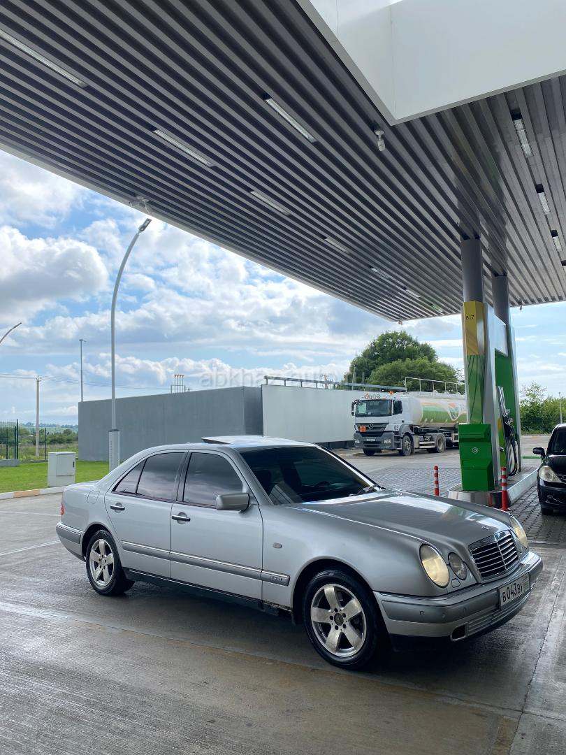 Mercedes-Benz E-Класс