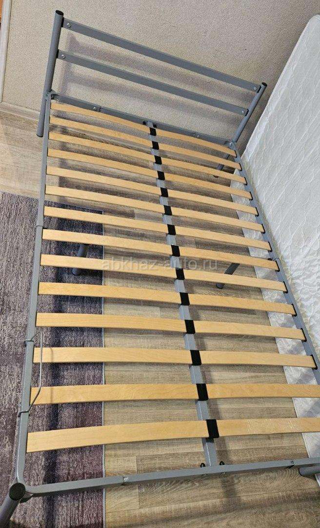 Продам кровать 120*200 с матрасом