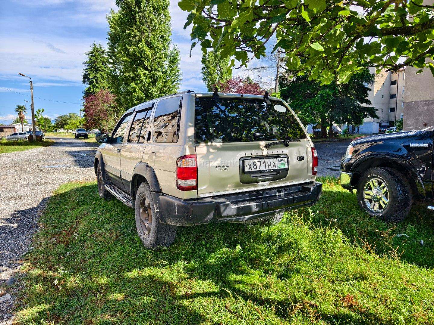 Infiniti QX4