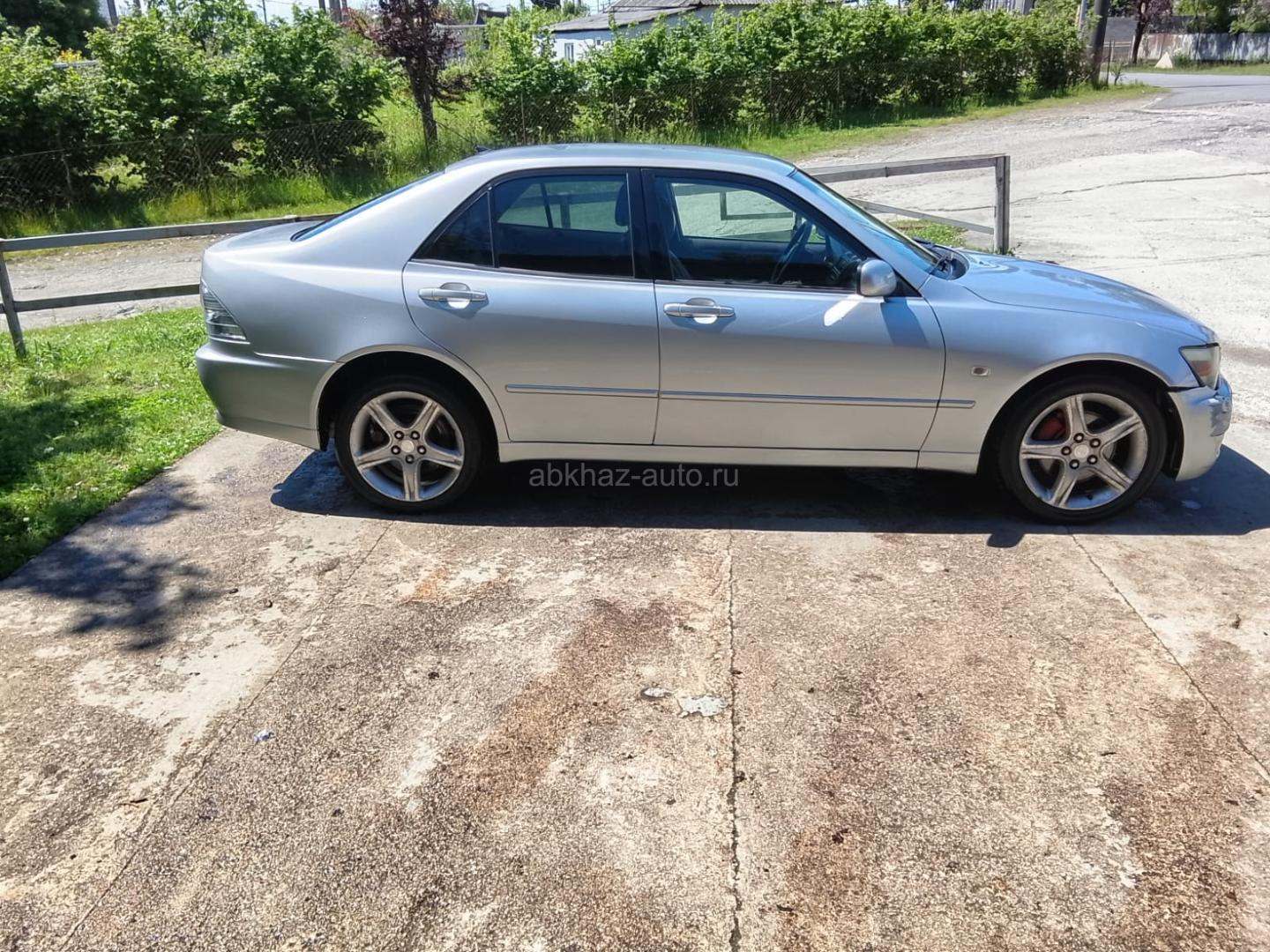 Lexus IS