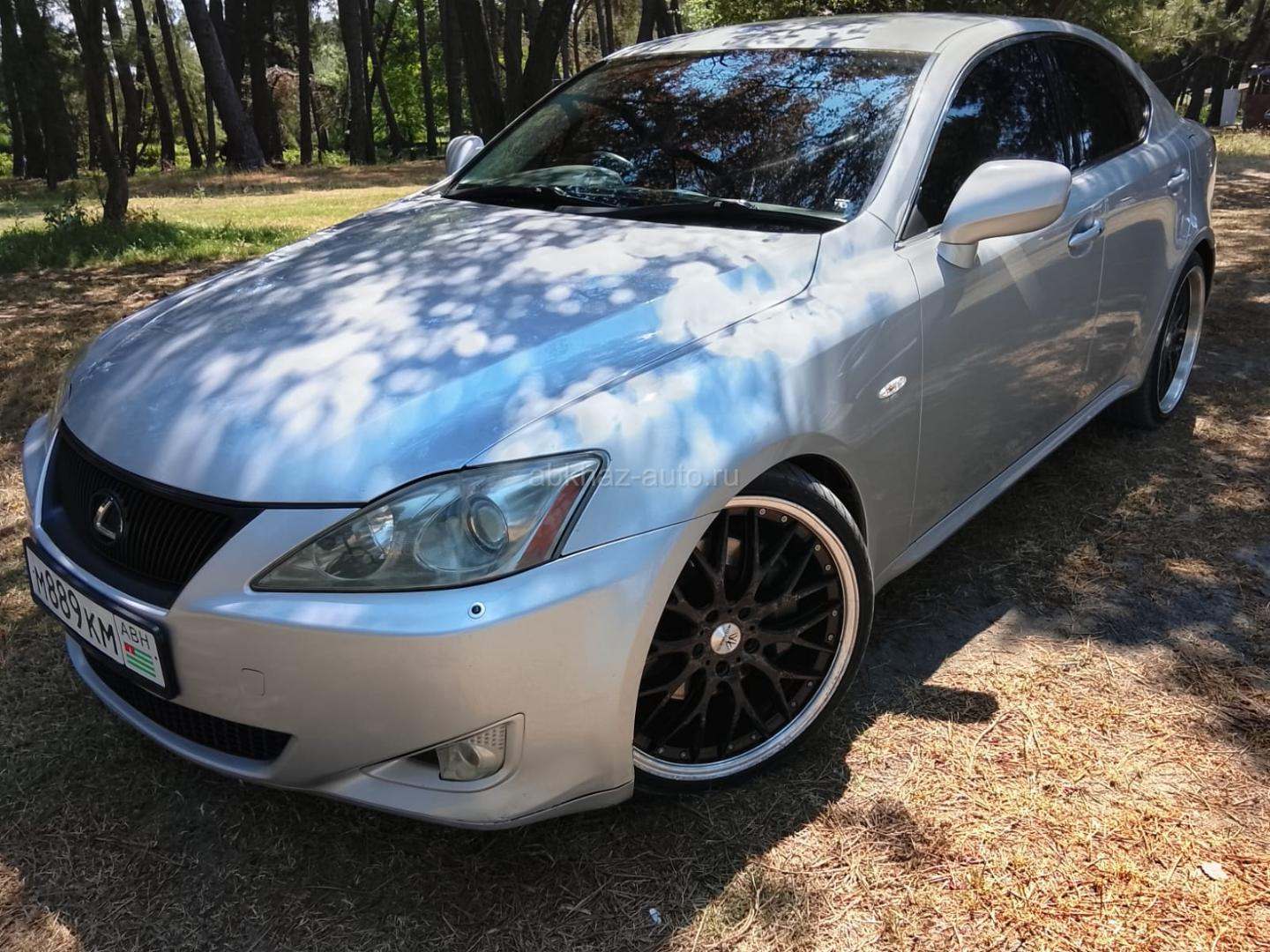 Lexus IS