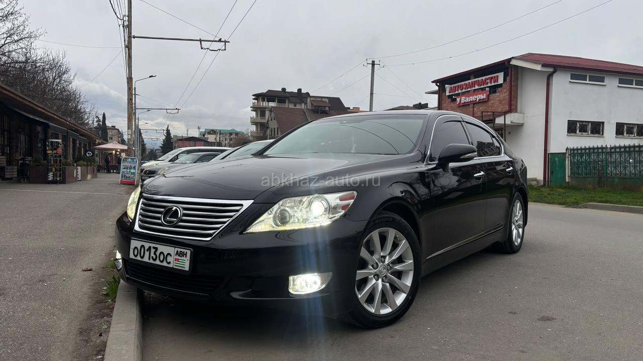 Lexus LS
